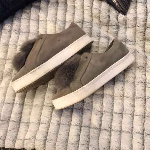 Fun Sam Edelman sneakers with a poof - Picture 3 of 7